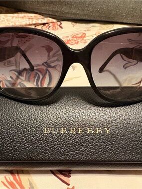 Burberry Black Women's Sunglasses with Gradient Gray Lenses